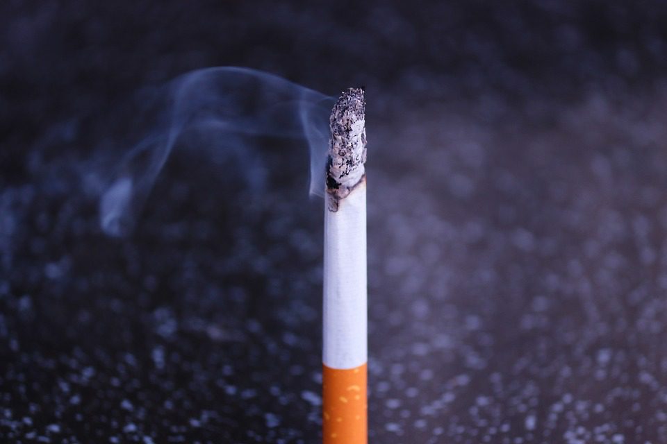 Kolik mg nikotinu obsahuje jeden kus cigaret?