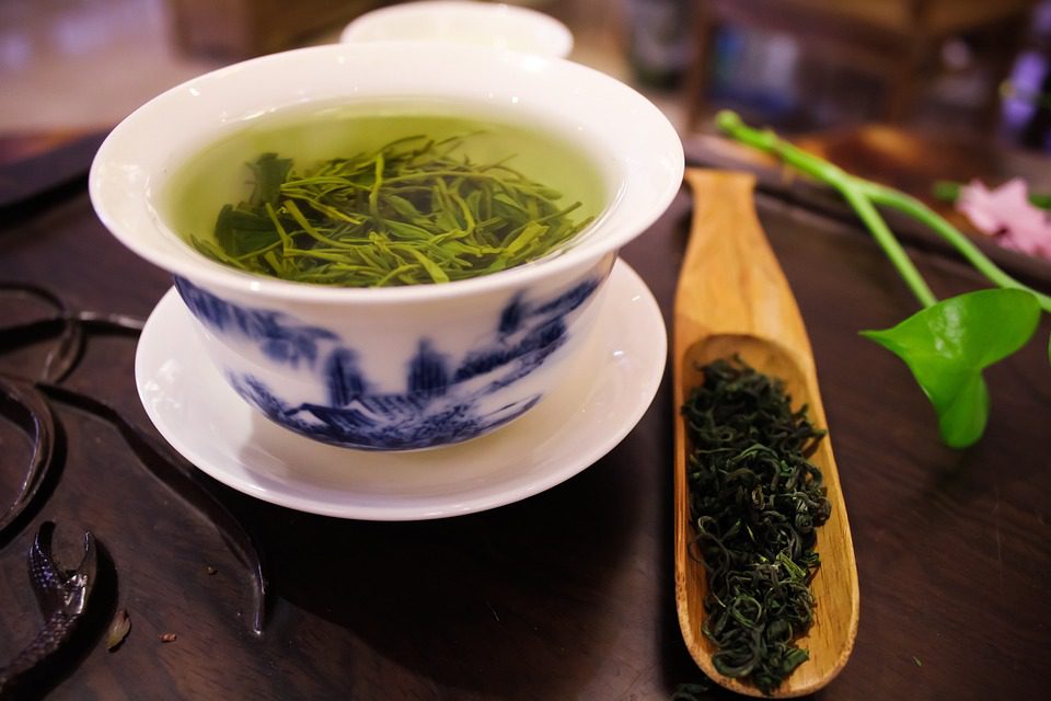 Nevíte, jak moc L-theaninu obsahuje zelený čaj? Zjistili jsme to pro vás! (Don’t know how much L-theanine is in green tea? We found out for you!)
